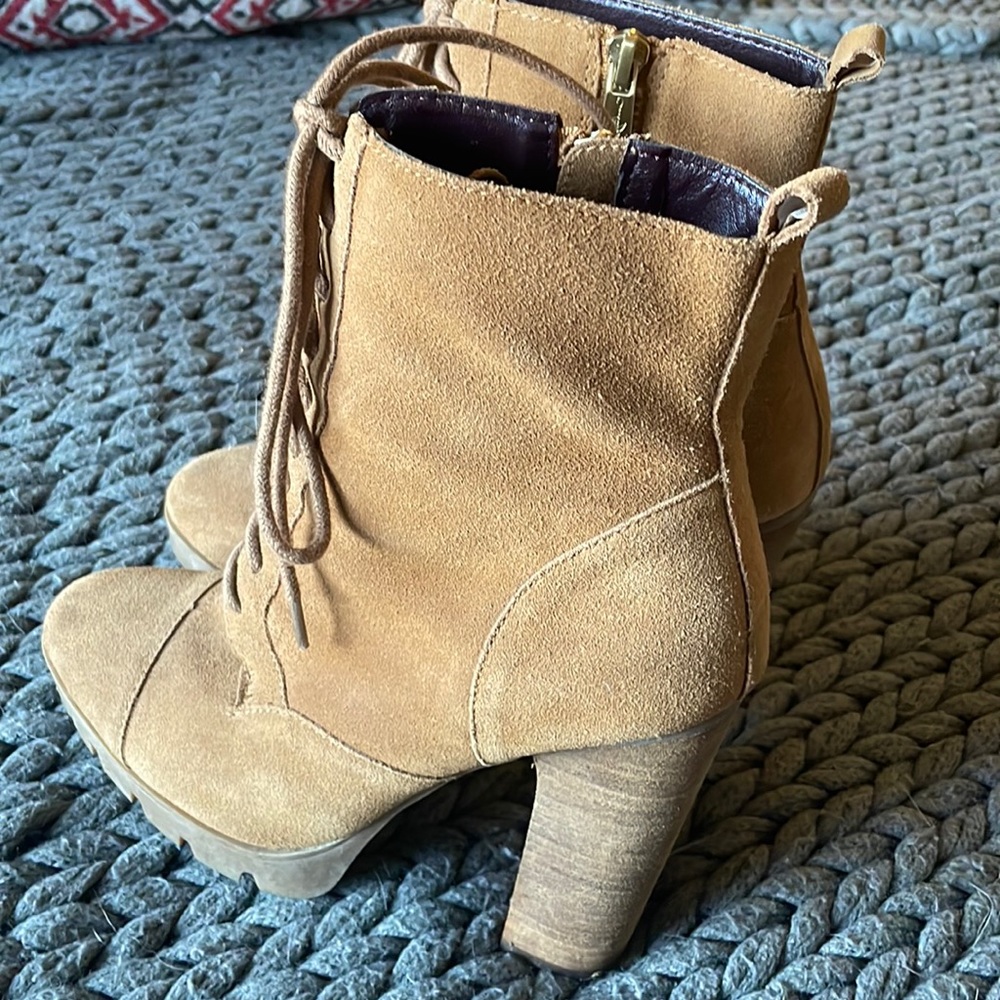 Report Signature booties